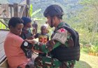 Wujudkan Masyarakat Sehat, Satgas Yonif 511/DY Gencarkan Pelayanan Kesehatan Keliling